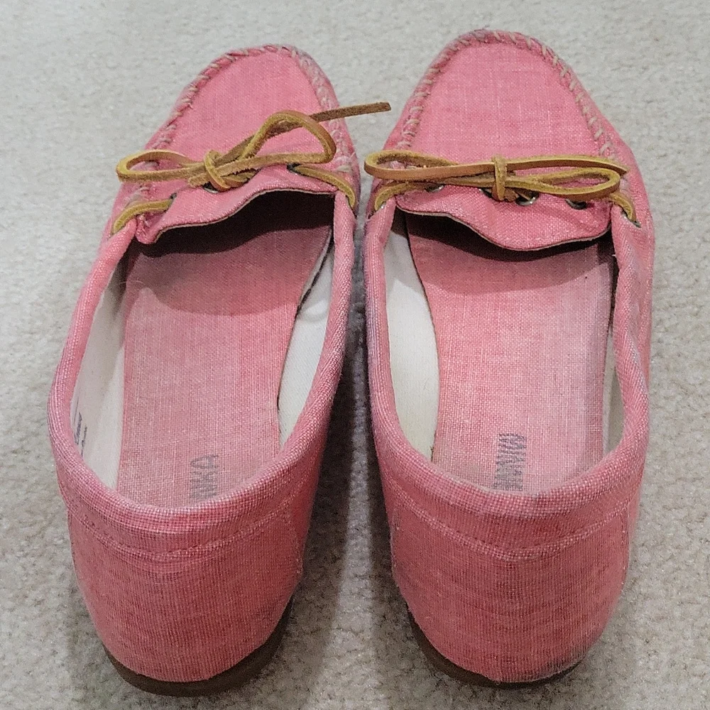 Pink Minnetonka Canvas Moccassions Size 9.5 - Picture 4 of 5